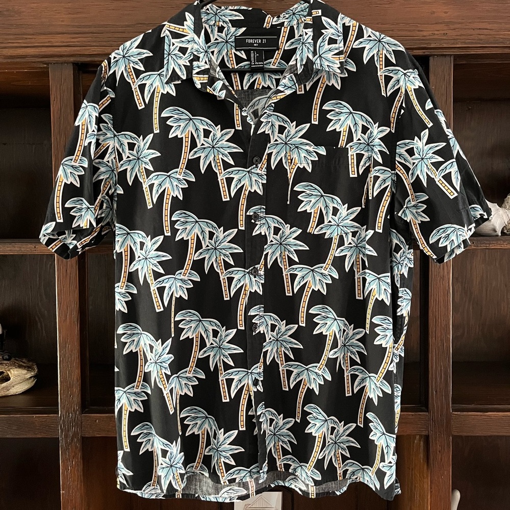 Forever 21 palm tree shirt
